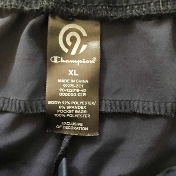 Champion Men's Shorts Size XL - Picture 3 of 4